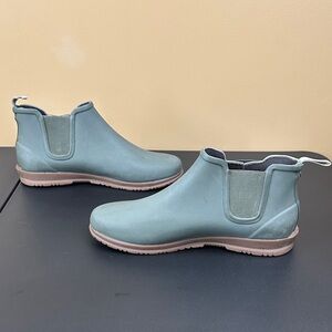 Bogs Women’s Green Sweet Pea Boots